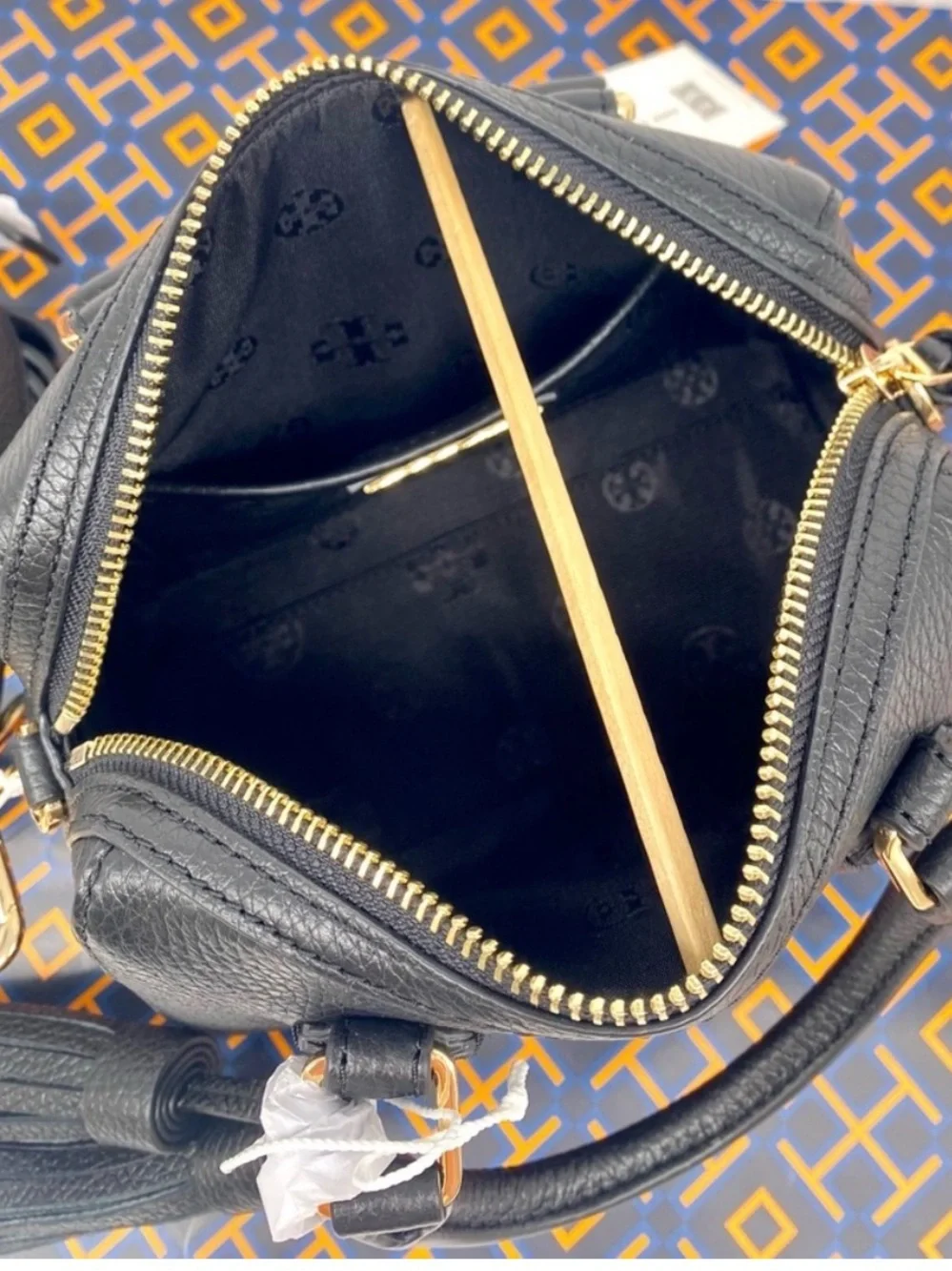 Tory Burch compact pebbled